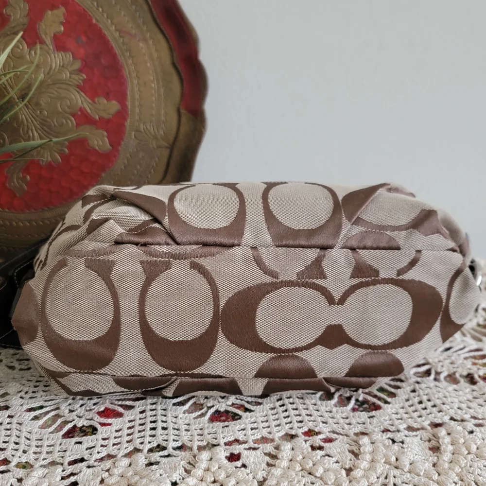 Coach Baguette Signature Shoulder Bag Crossbody Bag - Picture 8 of 9